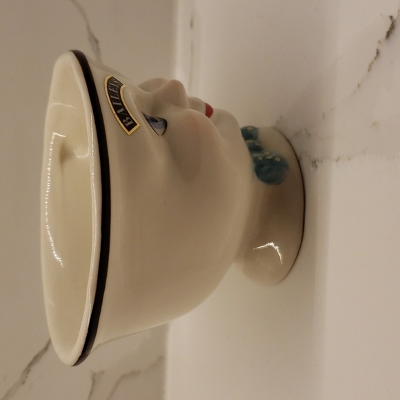 white Baileys mug cup wink bow tie 'yum' 4"diam x 3"h. - Picture 6 of 9